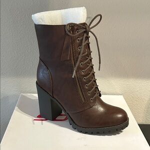 New in box SODA Brown Lace-Up Ankle Boots